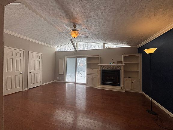5th image of 868 Iredell St