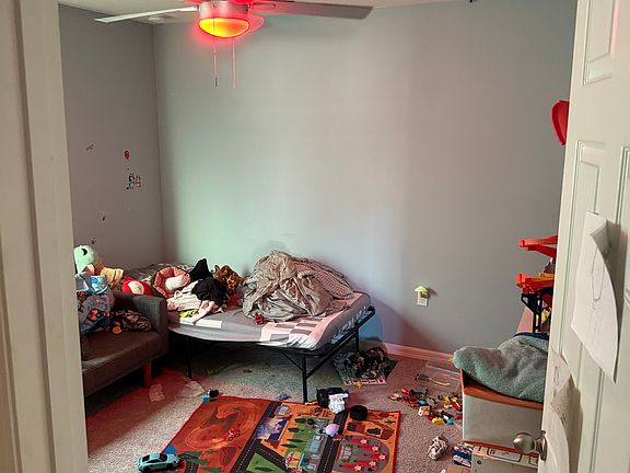 4th image of 301 SW Virden Ct