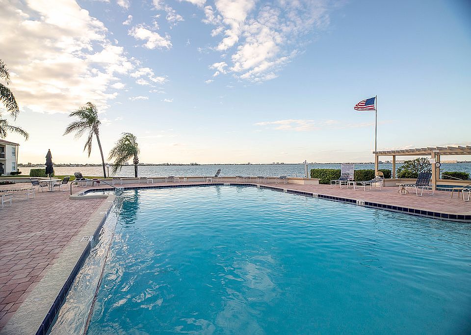 1st image of 6051 Sun Blvd APT 105