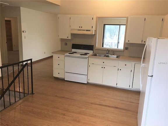 3rd image of 933 Wisconsin Ave APT A