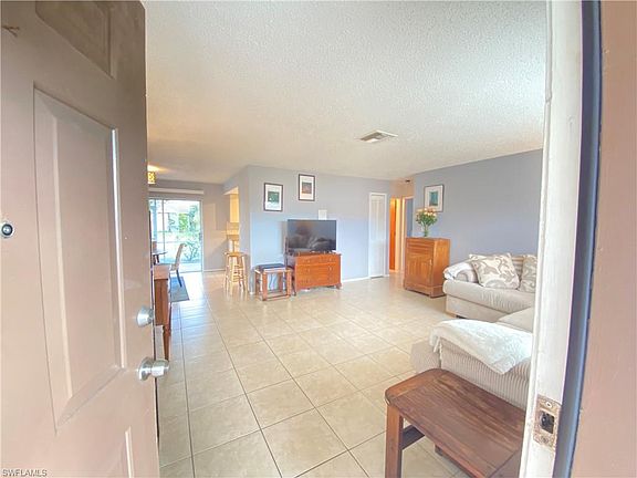 3rd image of 1815 SE 11th Ave