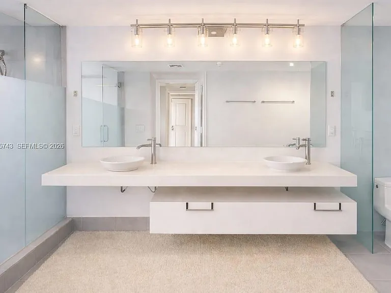 92 SW 3rd St #2510 — Photo 8