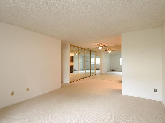 3rd image of 417 Piccadilly Pl APT 7