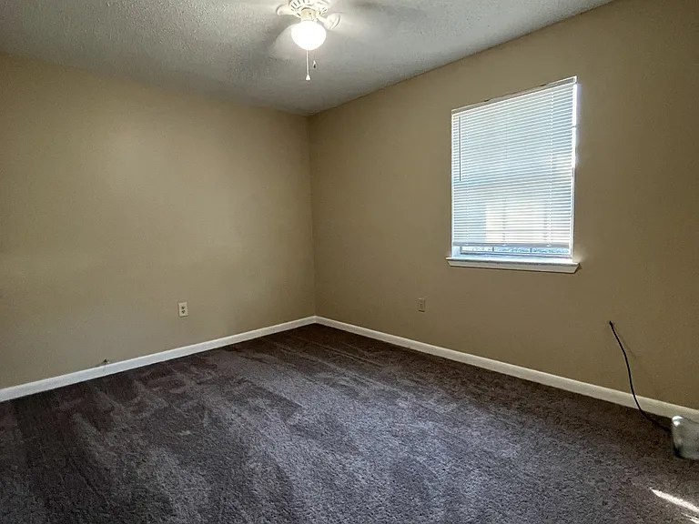 830 Cardinal St — Photo 7