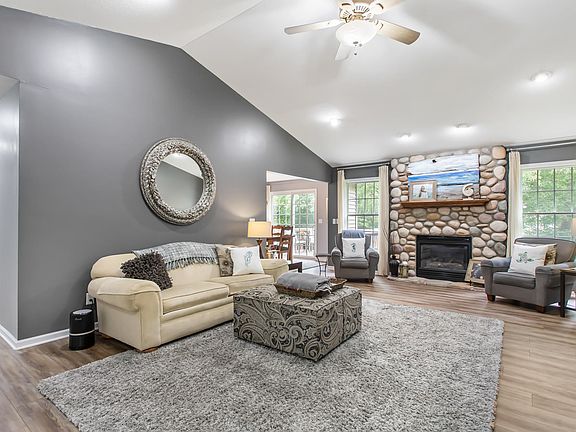 5th image of 5464 Pine Bluff Ln