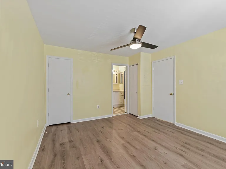 6901 Victoria Dr #I — Photo 21