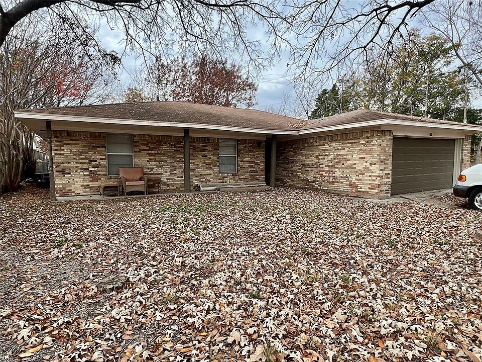 1st image of 806 11th St