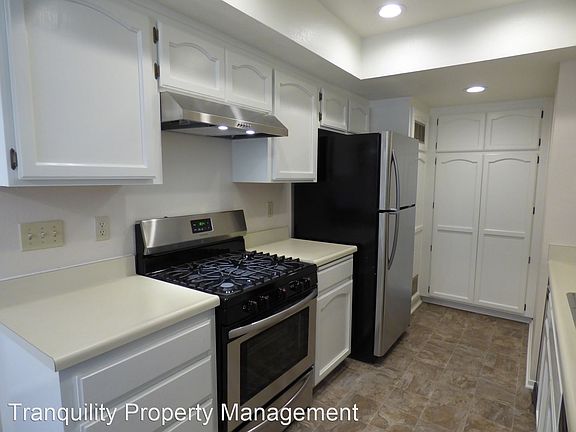 3rd image of 4005 Louisiana St Unit 6