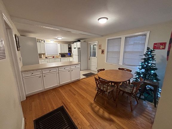 open kitchen/ dining room