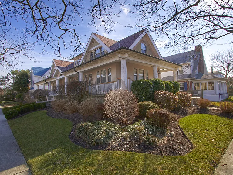 2 S Dudley Ave — Photo 2