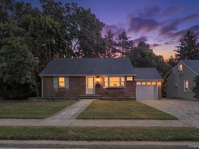 9 Tudor Road, Farmingdale, NY, 11735