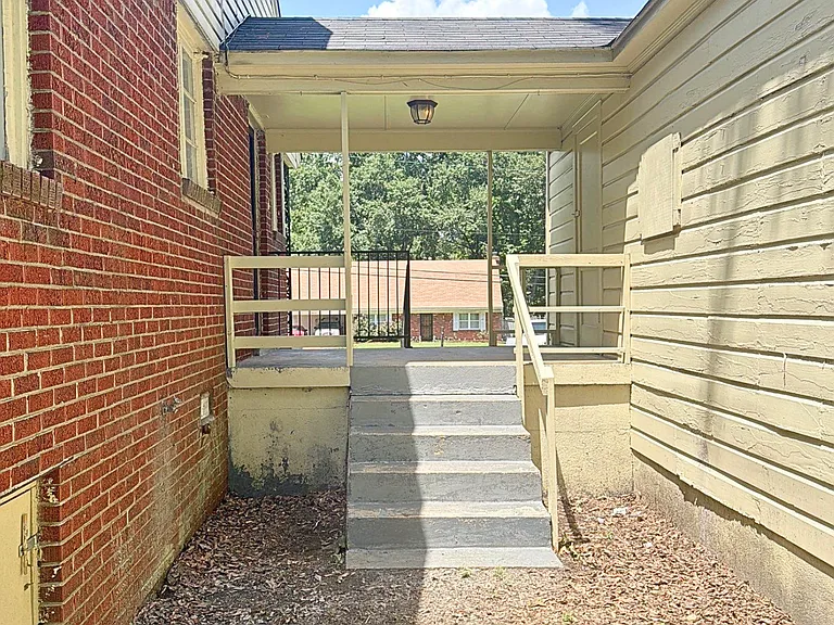799 Rosebanks Rd — Photo 4