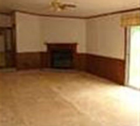 5th image of 215 Rolling Meadows Dr
