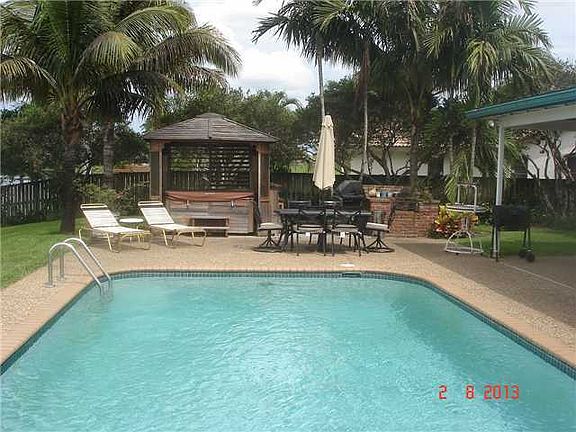 5th image of 9351 NW 15th St