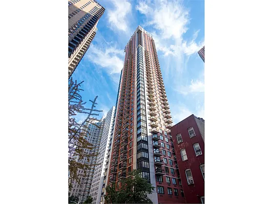 Rented by Douglas Elliman | media 19