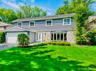 911 N Quince Ln, Mount Prospect, IL