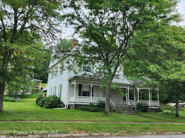 162 College Ave, Factoryville, PA 18419