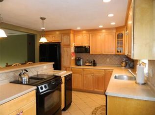 16 Thistle Rd, Burlington, MA 01803