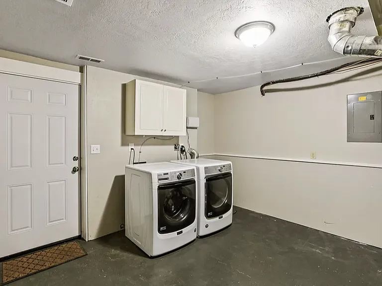 2303 S Myrtle St — Photo 13