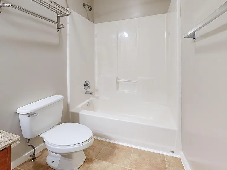Strata Estates of Watford City Townhomes — Photo 7