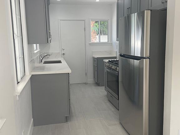 4th image of 5951 Costello Ave