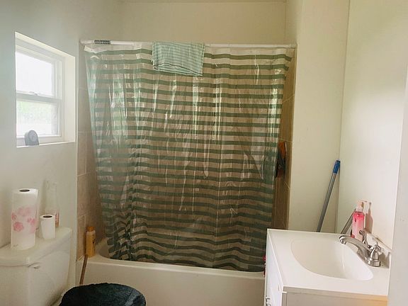 4th image of 190 McAlpine St