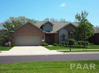 5216 N Weaverridge Blvd, Peoria, IL 61615