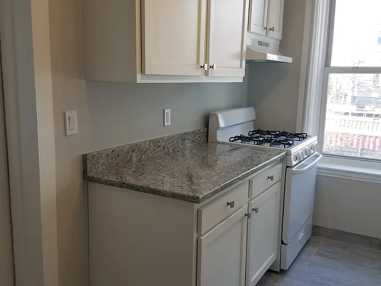 8 Farrington Ave #3 — Photo 11