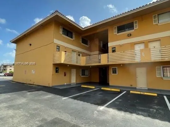 180 Royal Palm Rd APT 109, Hialeah Gardens, FL 33016