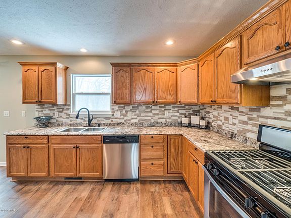 5th image of 3818 Pristine Ave