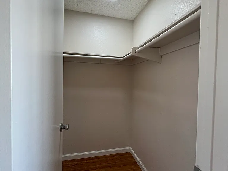 1389 E Lexington Ave E — Photo 5