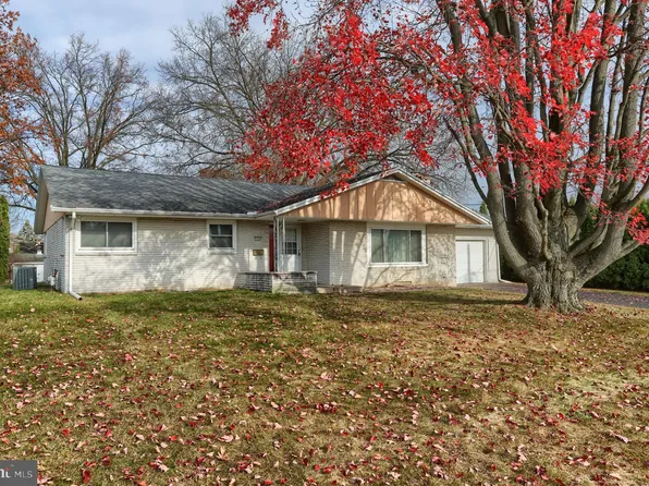 1006 Daffodil Dr, Lebanon, PA 17042