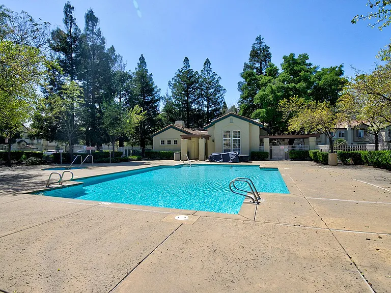 4152 Lucca Ct — Photo 16