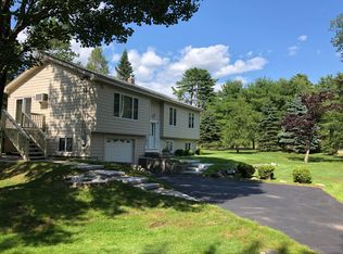 1 Old Tavern Rd, Topsham, ME 04086