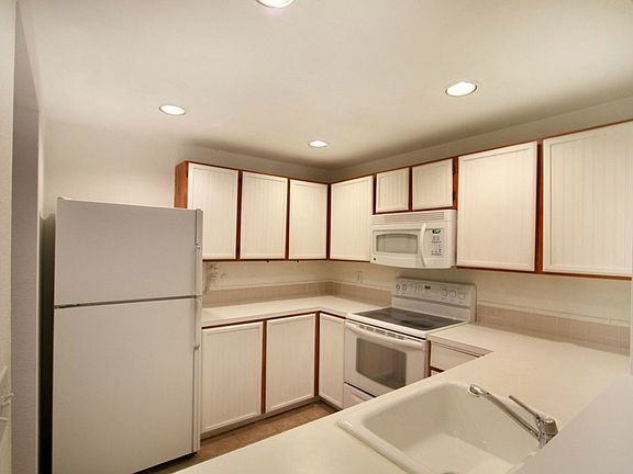 4th image of 12680 NE 10th Pl APT B203