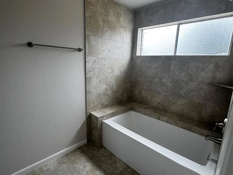 8807 Belle Glen Dr — Photo 10