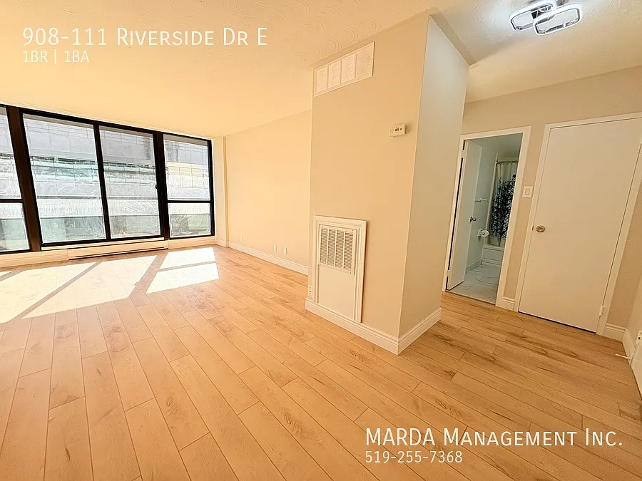 Stunning 1bedroom/1bath Condo With Balcony -Inclusive — Photo 4