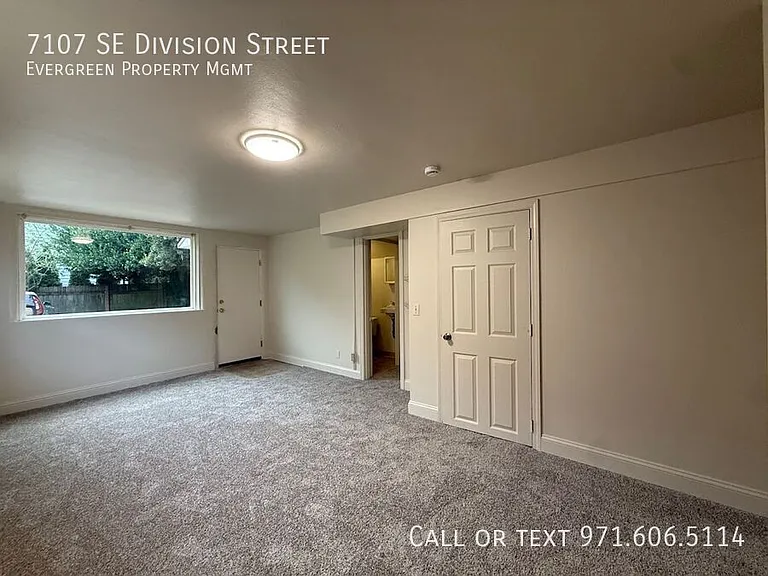 7107 SE Division St — Photo 21