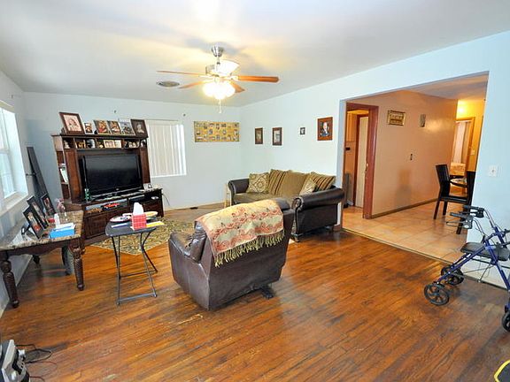 5th image of 427 N D St