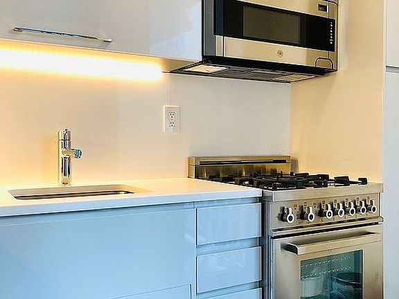 3rd image of 1160 3rd Ave APT 4G