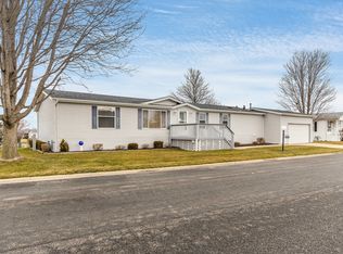 884 Meadowlark Cir, Sandwich, IL 60548