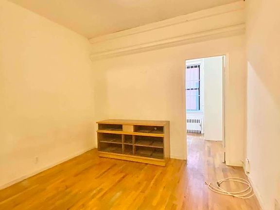 4th image of 414 E 77th St APT 3D