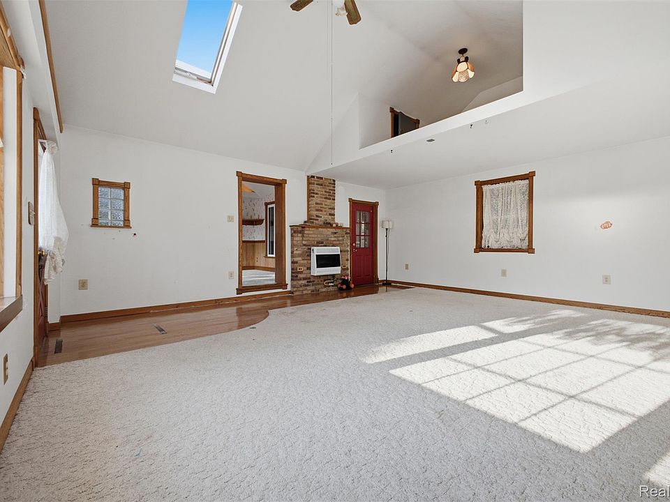 6466 N Lafayette St, photo 6