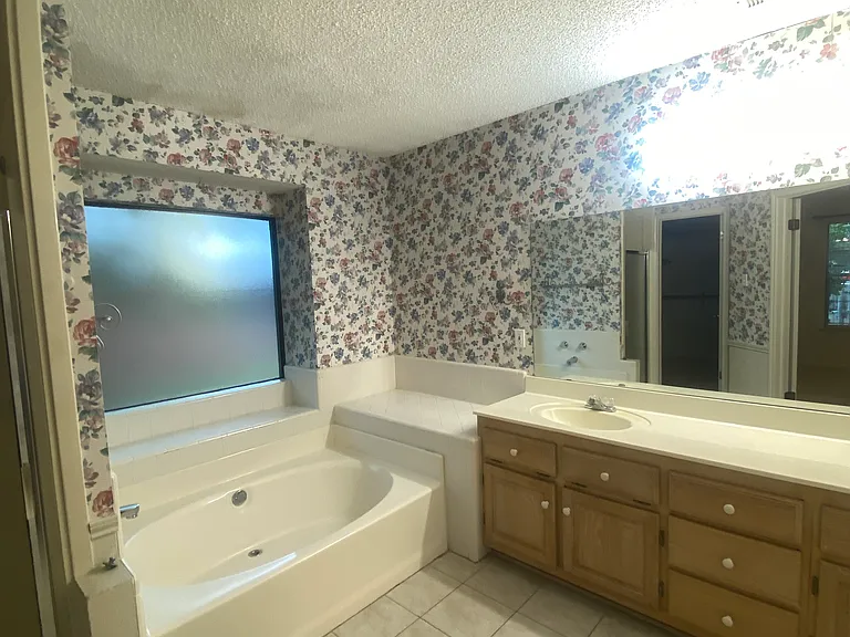 1703 Tanglewood Dr — Photo 21