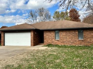 1121 W Lindberg St, Springfield, MO 65807