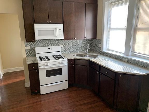 2nd image of 2714 N Leclaire Ave #1