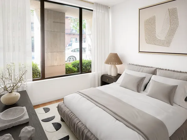 323 Bergen Street image 2 of 8