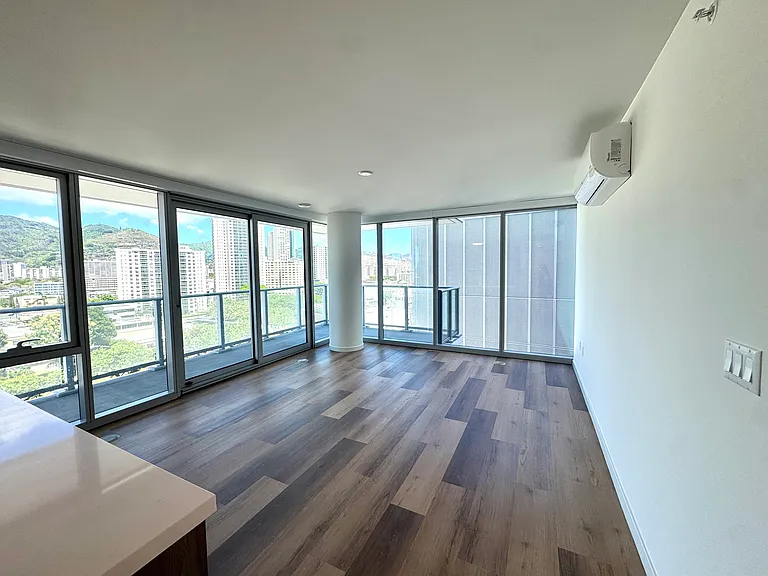1515 Liona St #1211 — Photo 8