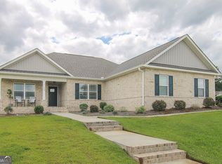 100 Creek Ridge Dr, Warner Robins, GA 31088