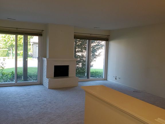 2nd image of 29W384 Emerald Green Dr #31-A